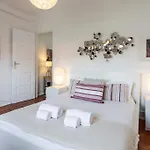 Апартаменти Spacious Tailor Made Flat In Areeiro Лісабон