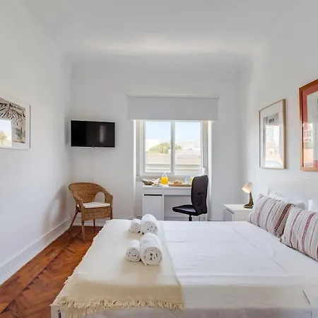 Spacious Tailor Made Flat In Areeiro * Lisboa