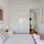 Spacious Tailor Made Flat In Areeiro Lisboa